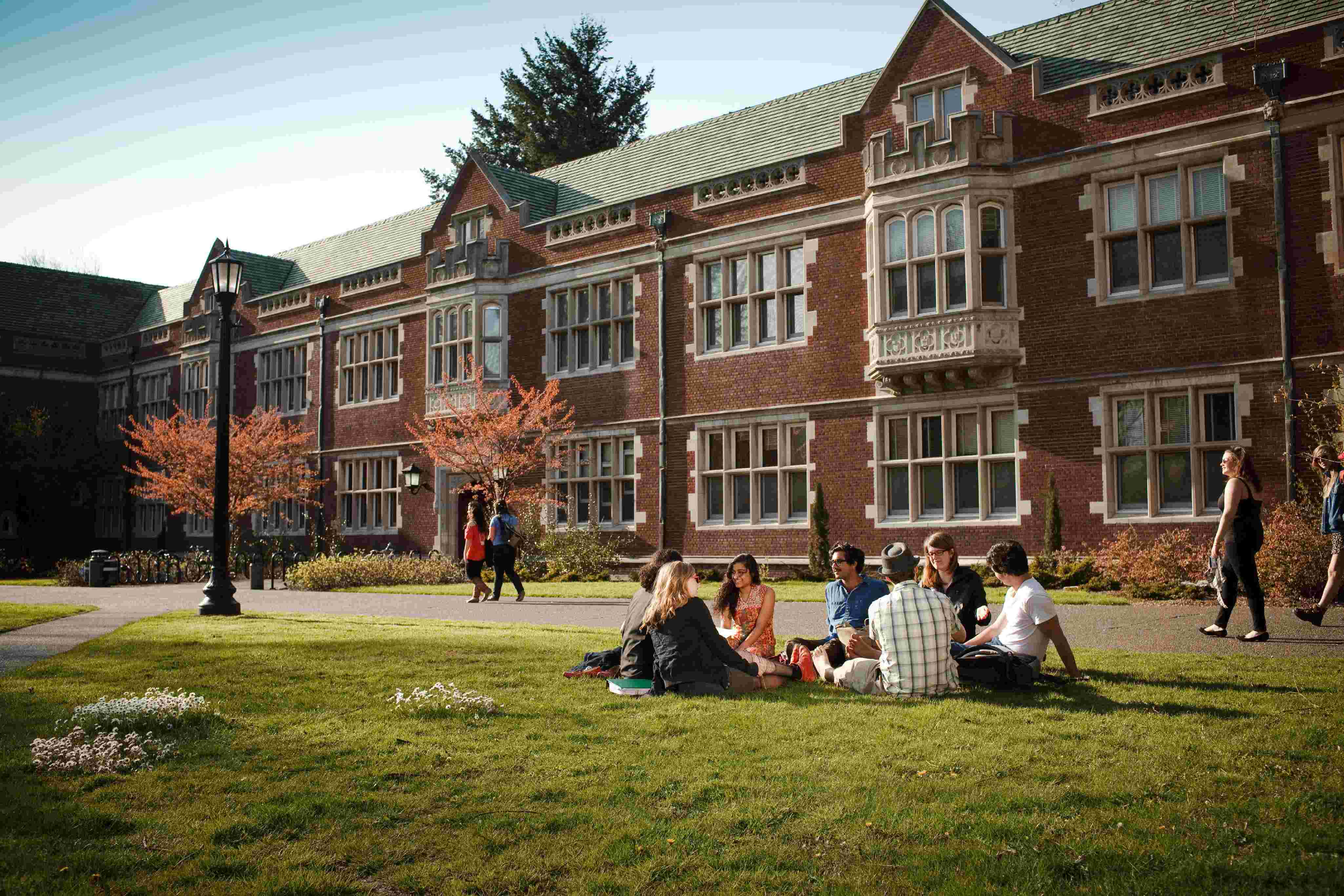 Лучшие американские школы. Колледж Рид в Портленде. Колледж Рид в Портленде штат Орегон. Рид колледж США. Университеты США Рид.