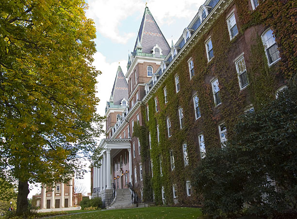 College of the holy cross great college deals