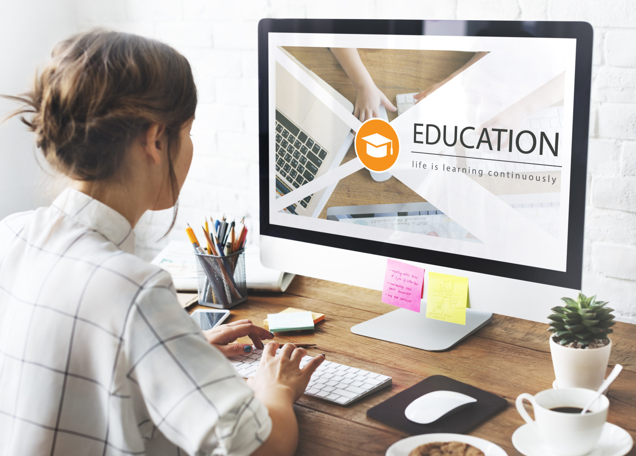 30 Top Scholarships for Online Students Great College Deals